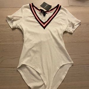 V-neck bodysuit with navy and red neckline